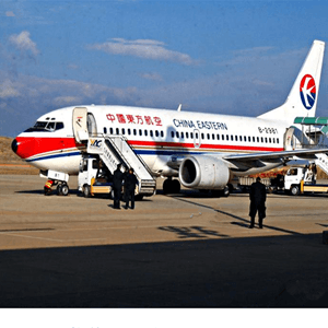 吴圩机场托运航空快运业稳步发展的原因是什么？
